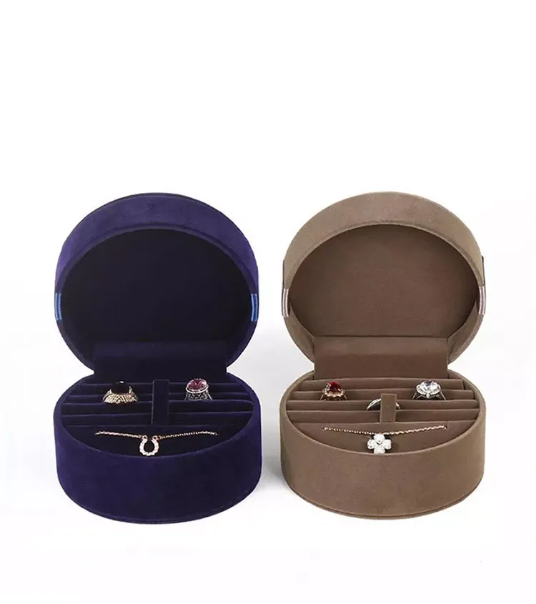 Comment gérer les boîtes à bijoux en velours moisies?